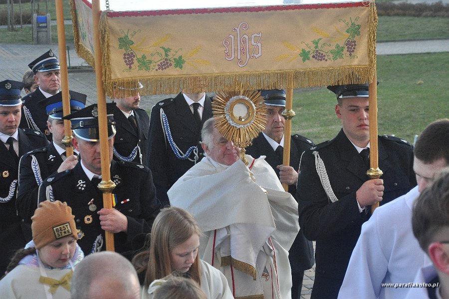 52 Procesja rezurekcyjna.jpg